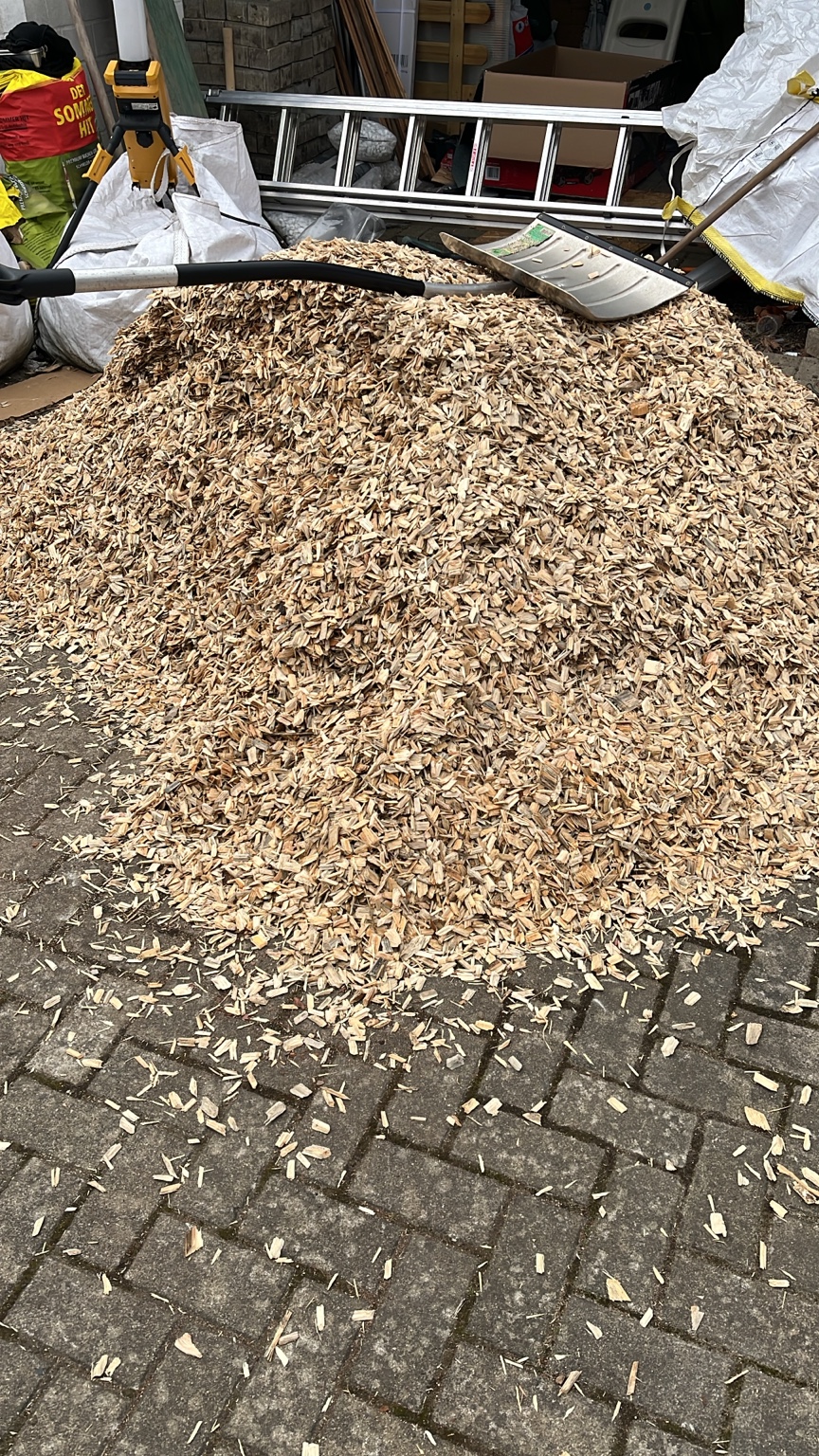 Helle Hackschnitzel als loses Material